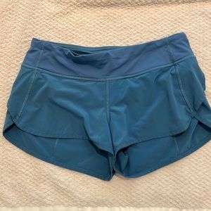 Lululemon Speed Up short, Size 6